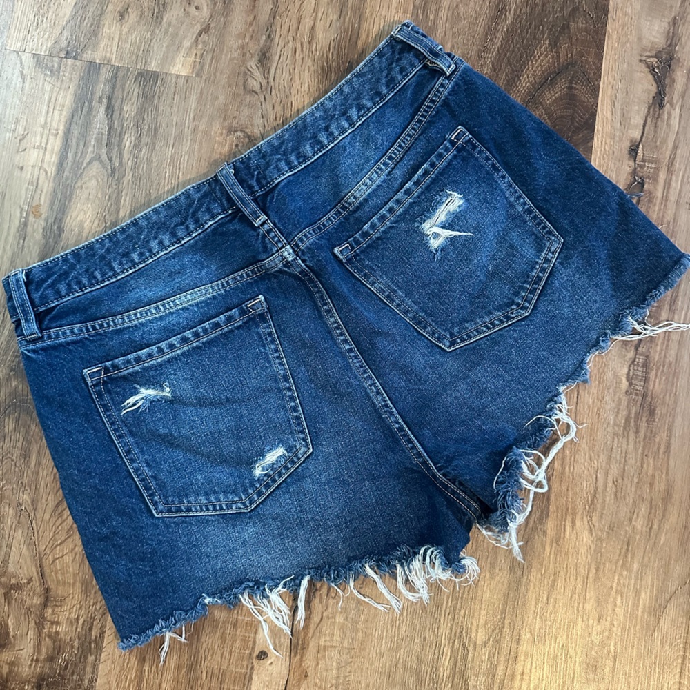 Retro High Rise Distressed Jean Shorts - Picture 3 of 7